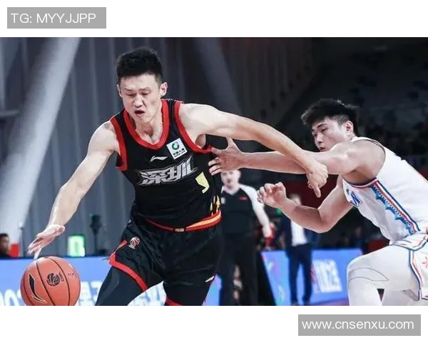 广州男篮与深圳男篮激战正酣谁能在这场对决中笑到最后